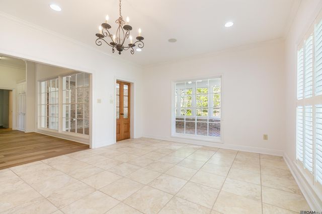 5845 S Shore Dr, Baton Rouge, LA 70817