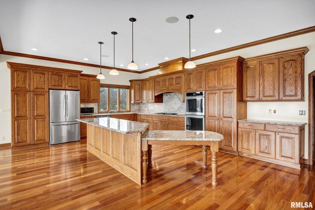 22500 SPRING CREEK Road, Washington, IL 61571