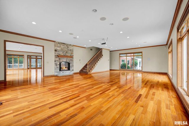 22500 SPRING CREEK Road, Washington, IL 61571