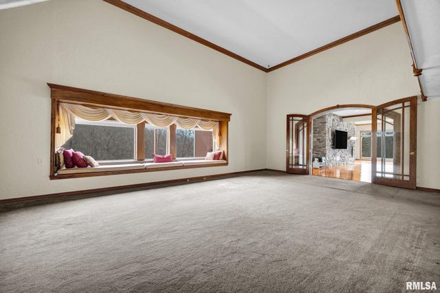 22500 SPRING CREEK Road, Washington, IL 61571
