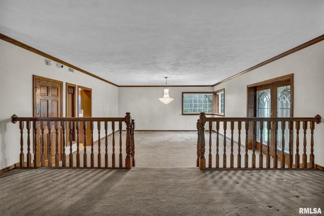 22500 SPRING CREEK Road, Washington, IL 61571