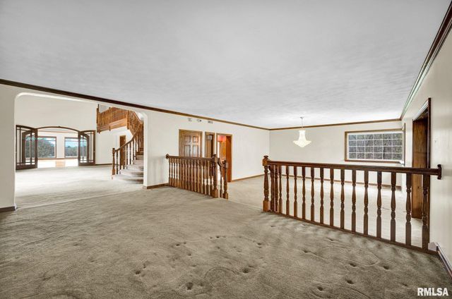 22500 SPRING CREEK Road, Washington, IL 61571