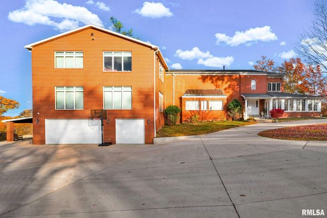 22500 SPRING CREEK Road, Washington, IL 61571