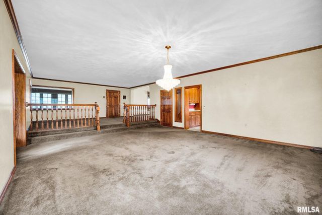 22500 SPRING CREEK Road, Washington, IL 61571