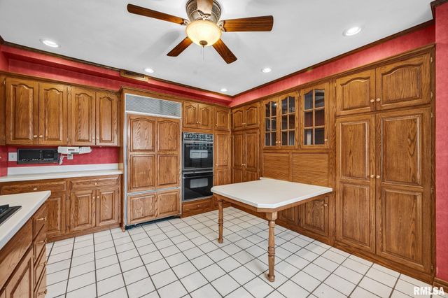 22500 SPRING CREEK Road, Washington, IL 61571