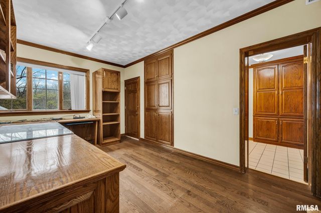 22500 SPRING CREEK Road, Washington, IL 61571