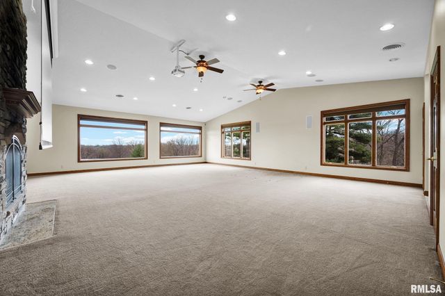 22500 SPRING CREEK Road, Washington, IL 61571