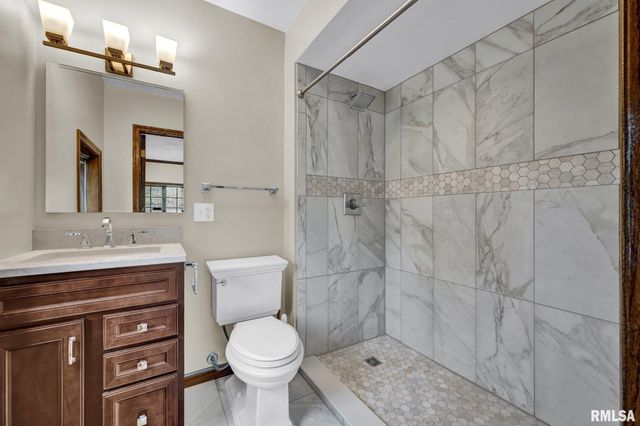 22500 SPRING CREEK Road, Washington, IL 61571