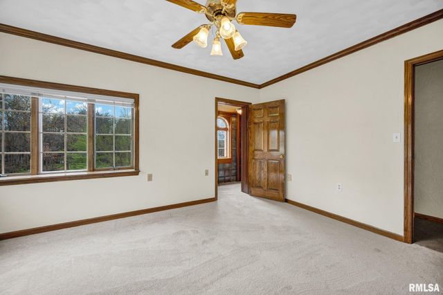 22500 SPRING CREEK Road, Washington, IL 61571