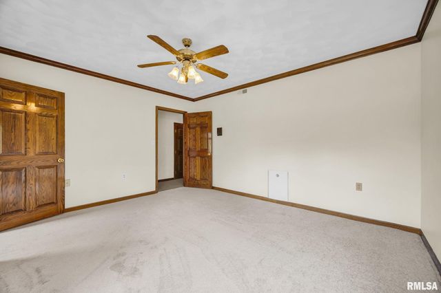 22500 SPRING CREEK Road, Washington, IL 61571