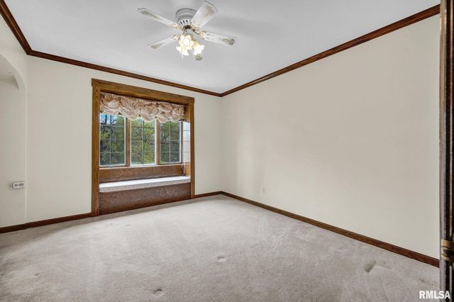 22500 SPRING CREEK Road, Washington, IL 61571