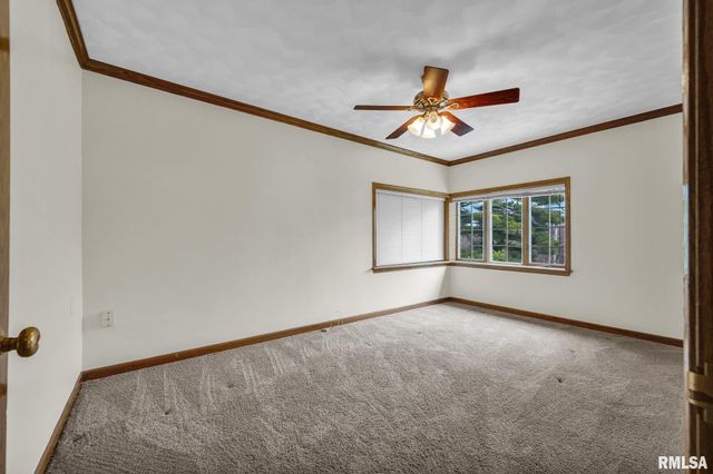 22500 SPRING CREEK Road, Washington, IL 61571