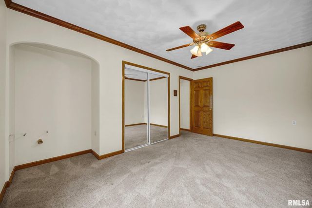 22500 SPRING CREEK Road, Washington, IL 61571