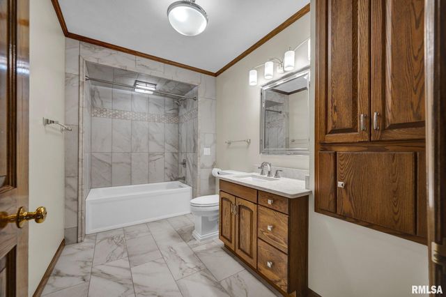 22500 SPRING CREEK Road, Washington, IL 61571