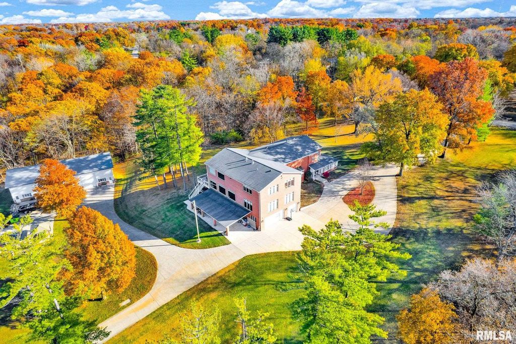 22500 SPRING CREEK Road, Washington, IL 61571