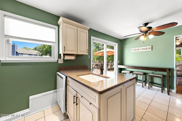 25 Carlow Way, Hazlet, NJ 07730