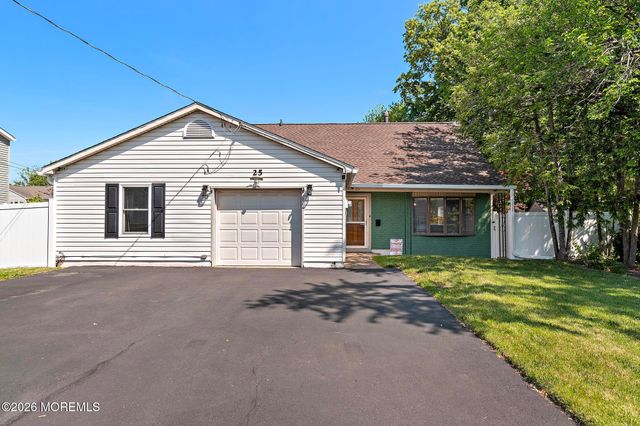 25 Carlow Way, Hazlet, NJ 07730