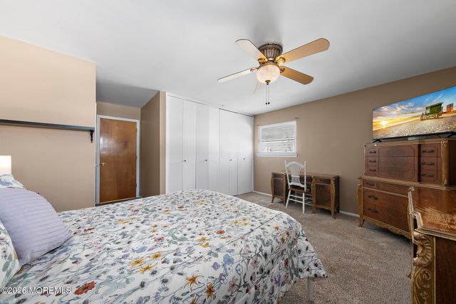 25 Carlow Way, Hazlet, NJ 07730