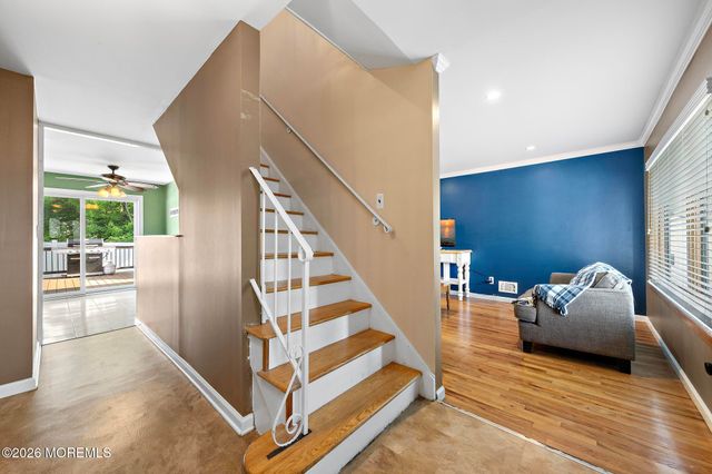 25 Carlow Way, Hazlet, NJ 07730