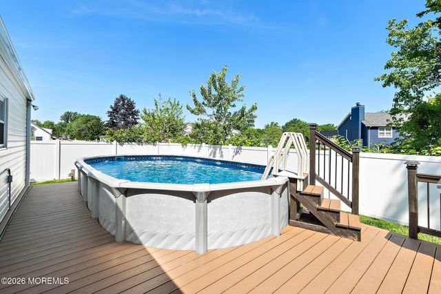 25 Carlow Way, Hazlet, NJ 07730