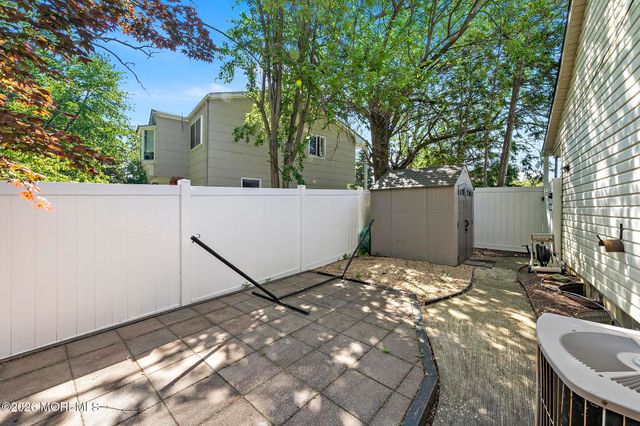 25 Carlow Way, Hazlet, NJ 07730