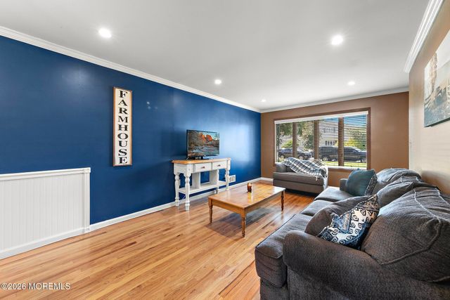 25 Carlow Way, Hazlet, NJ 07730