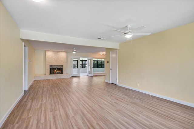 8206 Emberwood DR, Austin, TX 78757