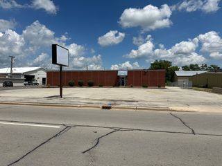 1480 N Hobbie Avenue, Kankakee, IL 60901