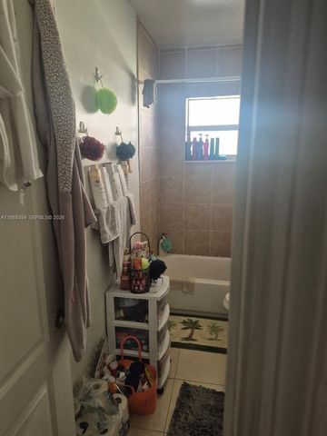 208 SW 1st Ct, Pompano Beach, FL 33060