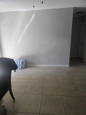 208 SW 1st Ct, Pompano Beach, FL 33060