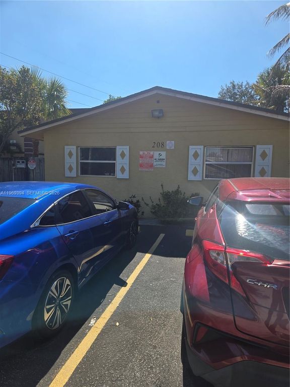 208 SW 1st Ct, Pompano Beach, FL 33060