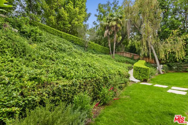 18080 Karen Drive, Encino (los Angeles), CA 91316