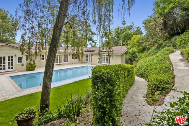 18080 Karen Drive, Encino (los Angeles), CA 91316