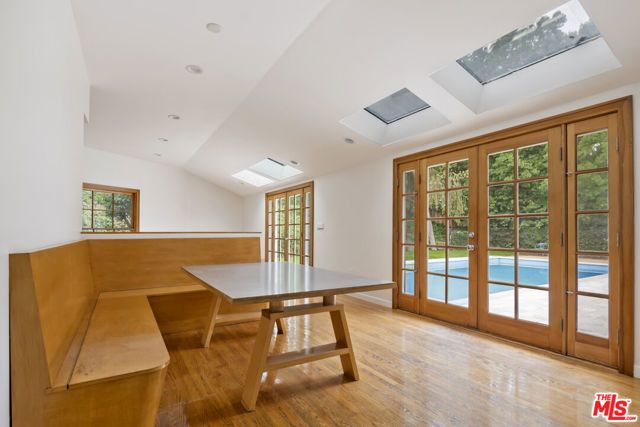 18080 Karen Drive, Encino (los Angeles), CA 91316