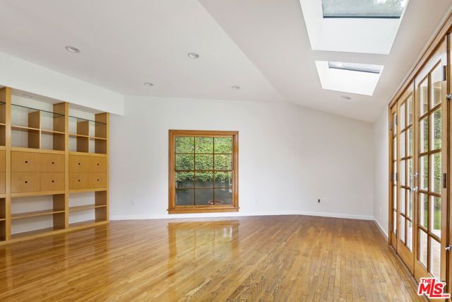 18080 Karen Drive, Encino (los Angeles), CA 91316