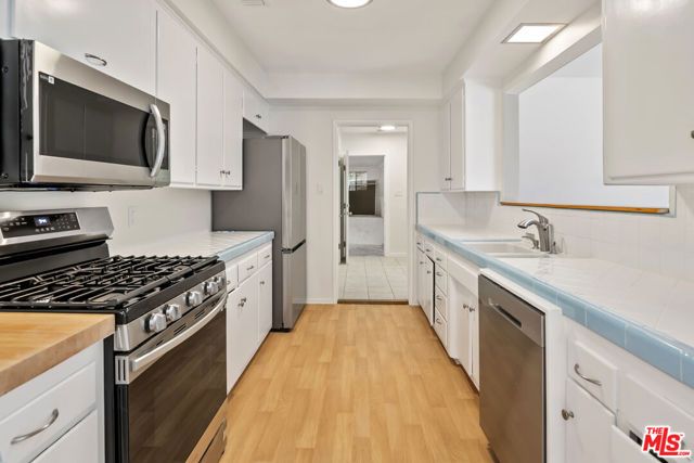 18080 Karen Drive, Encino (los Angeles), CA 91316