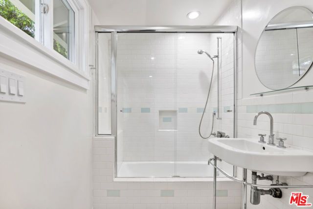 18080 Karen Drive, Encino (los Angeles), CA 91316