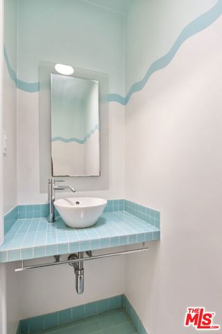 18080 Karen Drive, Encino (los Angeles), CA 91316