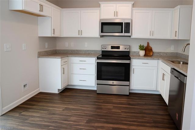 1110 Brooksridge Way, Whitsett, NC 27377