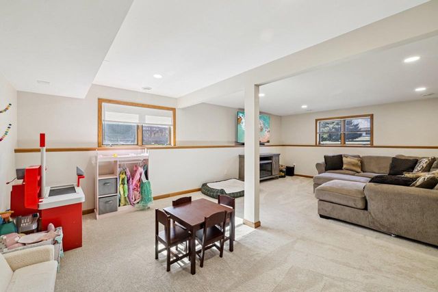 470 N Westmount Drive, Sun Prairie, WI 53590