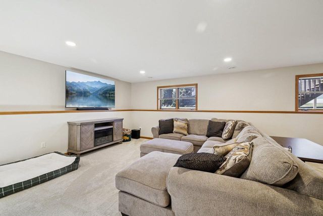 470 N Westmount Drive, Sun Prairie, WI 53590