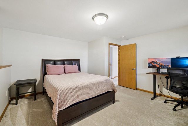 470 N Westmount Drive, Sun Prairie, WI 53590