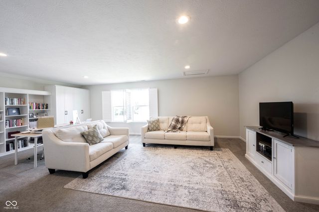 16816 Oxbow Drive, Westfield, IN 46074
