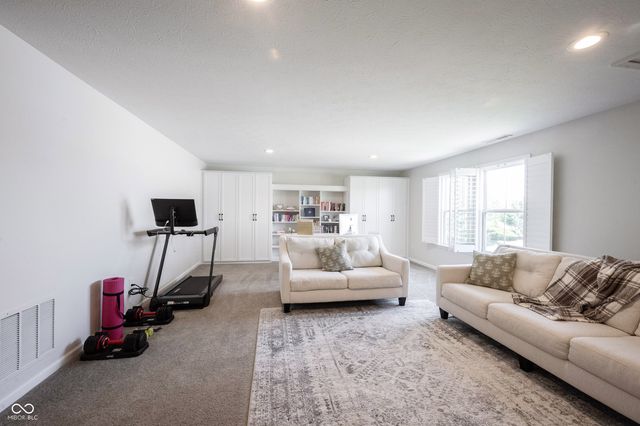 16816 Oxbow Drive, Westfield, IN 46074