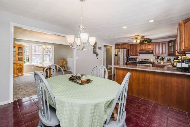 38 Alicia Dr, Taunton, MA 02780