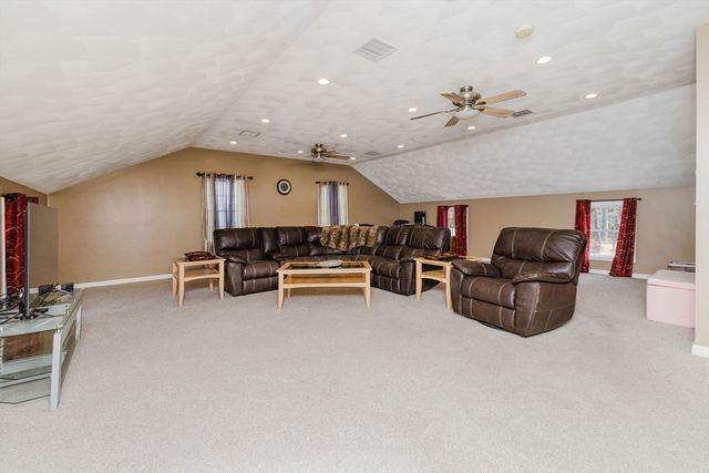 38 Alicia Dr, Taunton, MA 02780