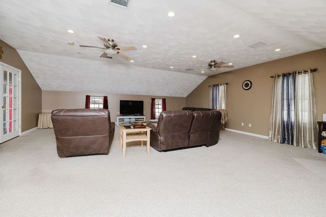 38 Alicia Dr, Taunton, MA 02780