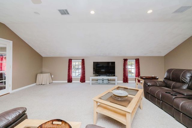 38 Alicia Dr, Taunton, MA 02780