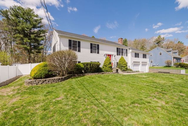 38 Alicia Dr, Taunton, MA 02780