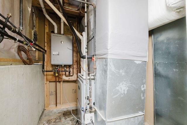 38 Alicia Dr, Taunton, MA 02780